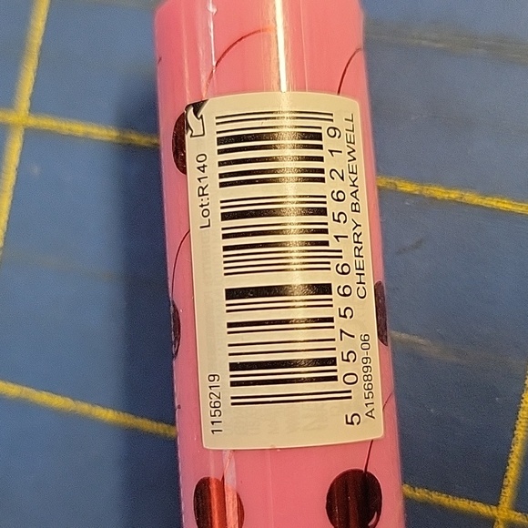 I ❤️ Revolution Vinyl Cherry Bakewell Liquid Lipstick New Sealed - Picture 2 of 6